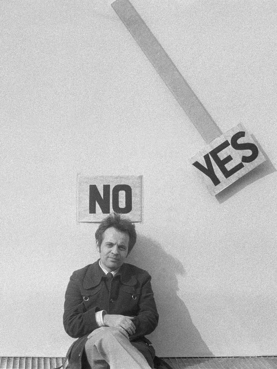 Geza Perneczky Yes-No Pendulum